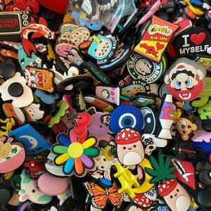 Over 2500 Croc Charms